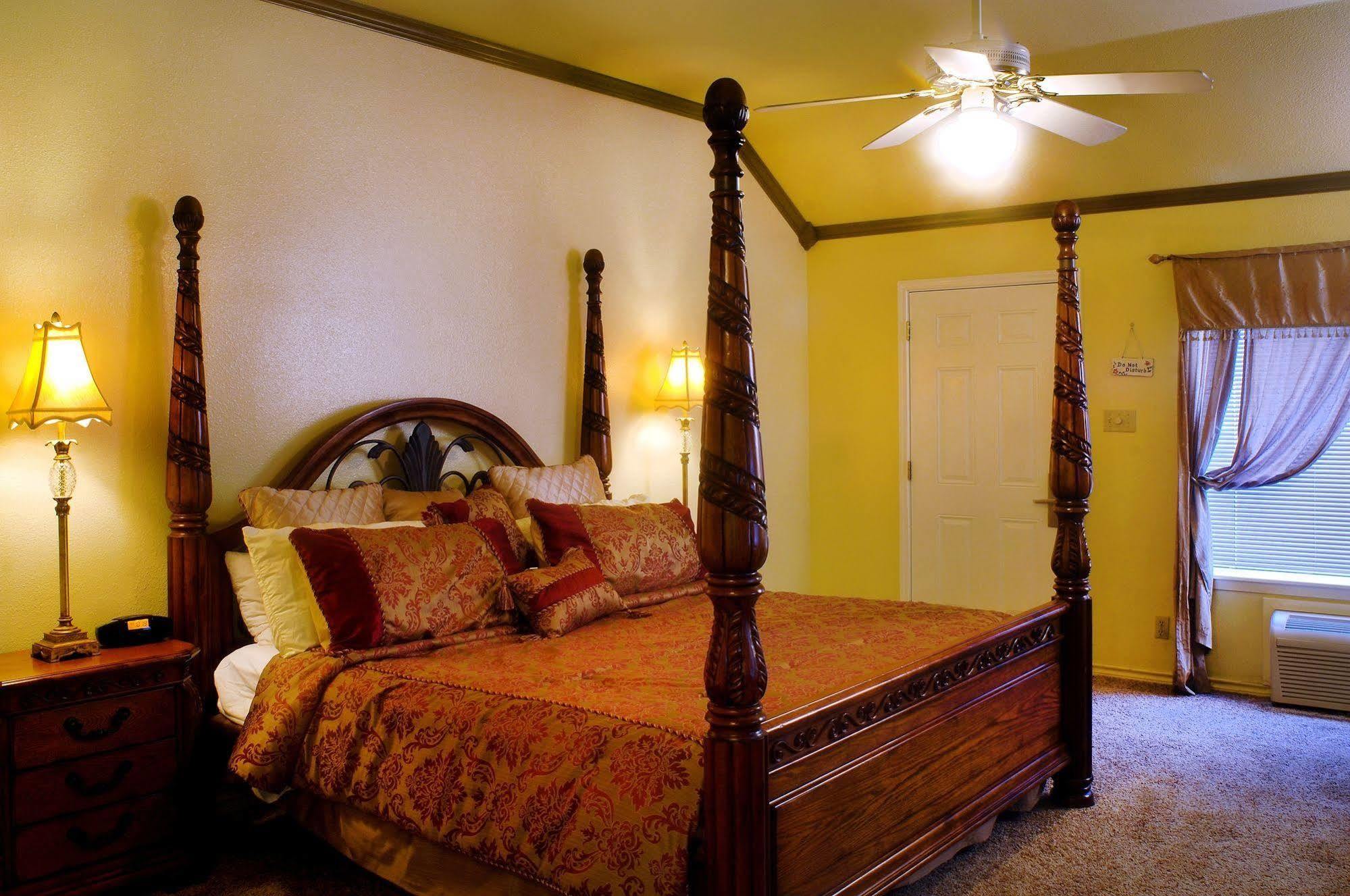 Inn On Barons Creek Fredericksburg Zimmer foto